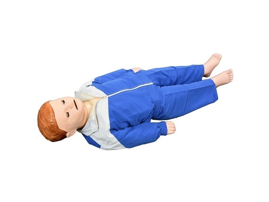 Maniquí pediátrico de cinco años de la simulación para el entrenamiento de la respiración artificial de las Facultades de Medicina